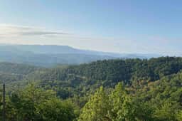 Above All - Cabin with Epic Views & Hot Tub - Image 5
